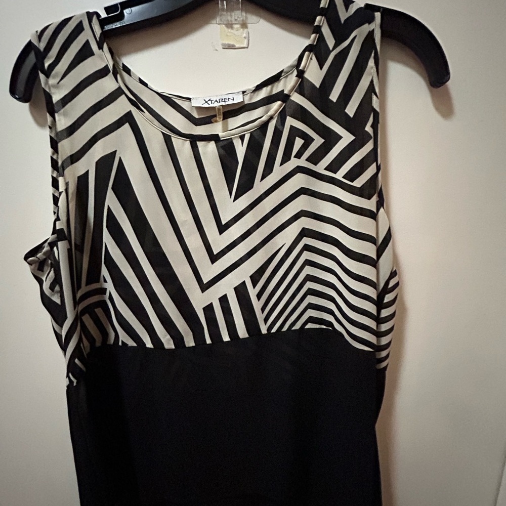 Xtaren Black and White Geometric Blouse